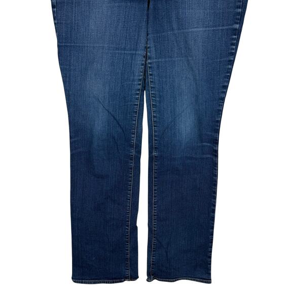 Eddie Bauer Jeans Womens 12T Blue Denim Curvy 5-Pockets Bootcut Leg Zip Fly - Picture 4 of 16